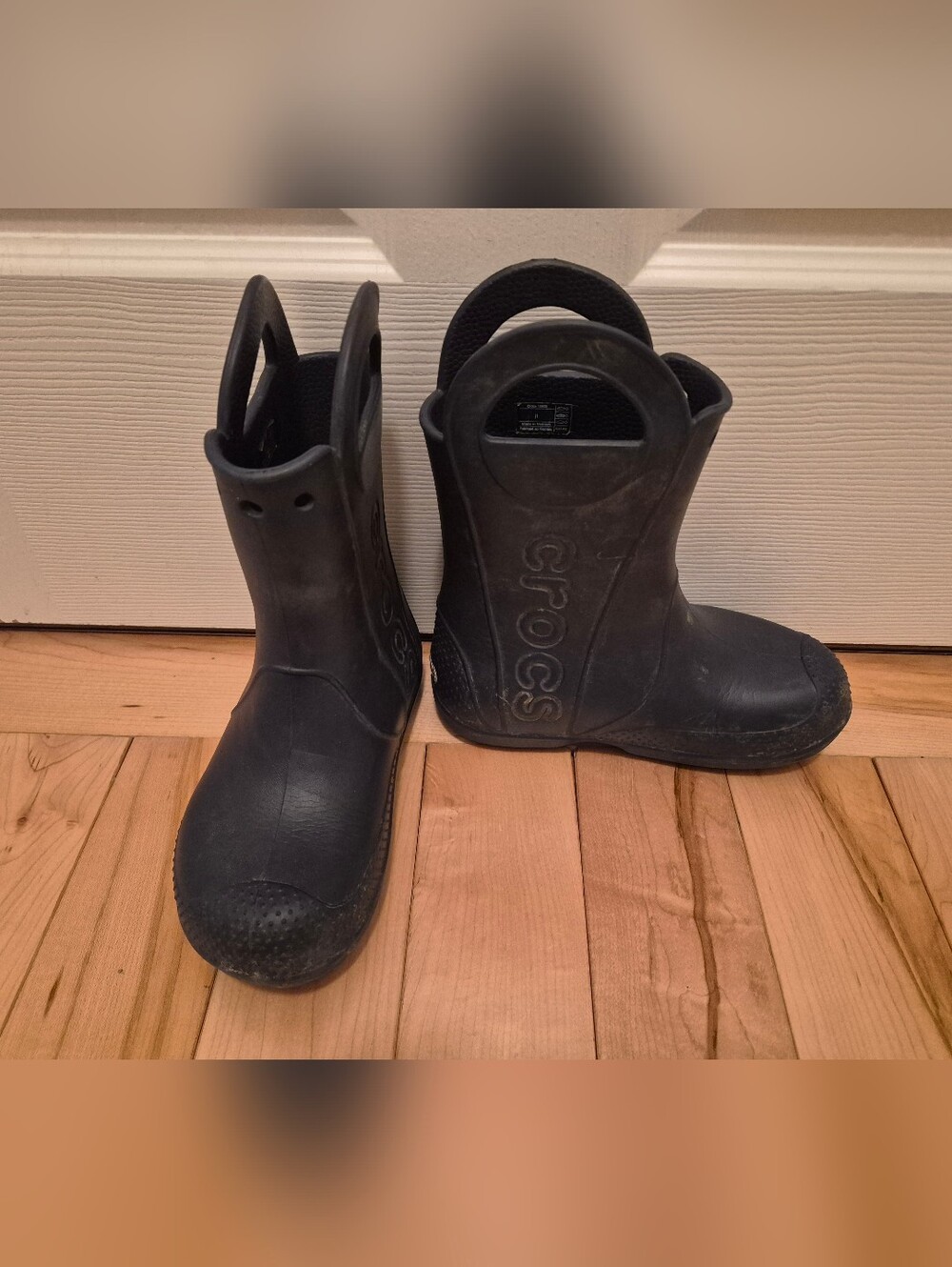 Crocs kids (youth) size 1 navy blue rubber boots